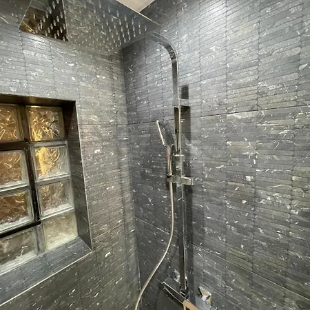 Dios By Agora Flats *