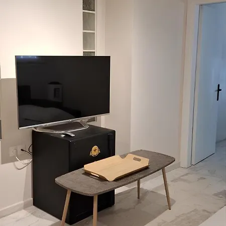 Dios By Agora Flats *